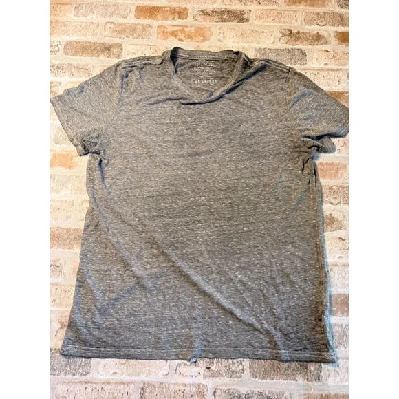 American Eagle AE Legend Mens Gray V-Neck T-Shirt Athletic Fit Short Sleeve M - Picture 1 of 4